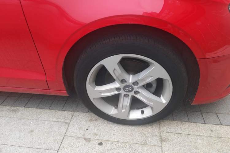 Used Audi A3 2020 Restyled Limousine 35 TFSI Ambition Version China VI Right Front Wheel Hub