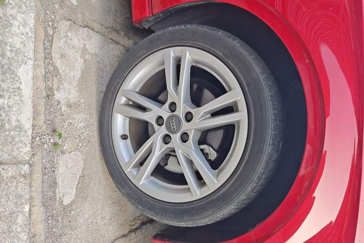 Used Audi A3 2020 Limousine 35 TFSI Fashion Edition China VI Emission Standard Right Front Wheel Hub