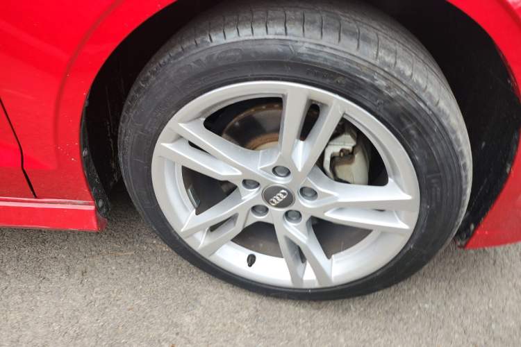 Used Audi A3 2020 Limousine 35 TFSI Fashion Edition China VI Emission Standard Right Front Wheel Hub