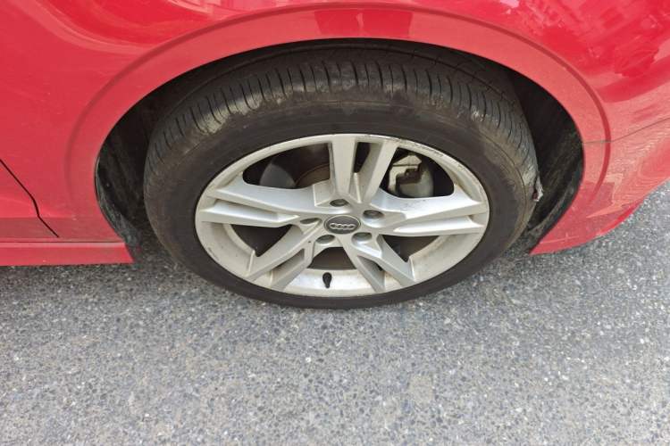Used Audi A3 2020 Limousine 35 TFSI Fashion Edition China VI Emission Standard Right Front Wheel Hub