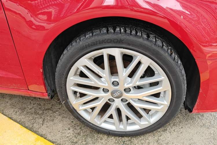 Used Audi A3 2020 Sportback 35 TFSI Style Edition China V Emission Standard Right Front Wheel Hub