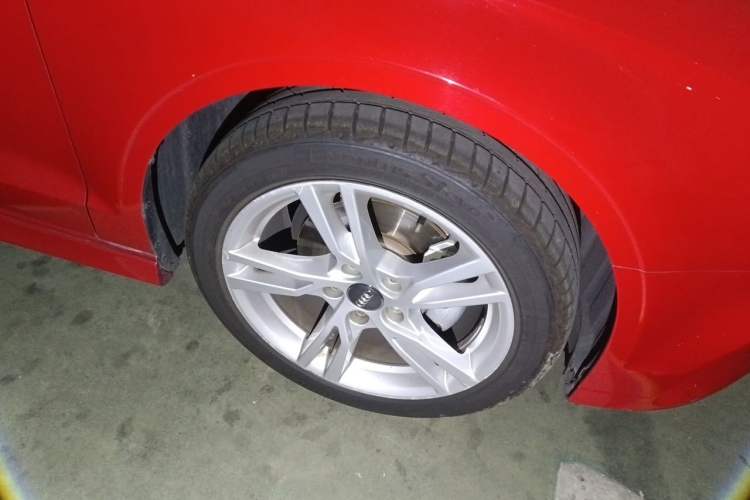 Used Audi A3 2020 Limousine 35 TFSI Fashion Edition China VI Emission Standard Right Front Wheel Hub