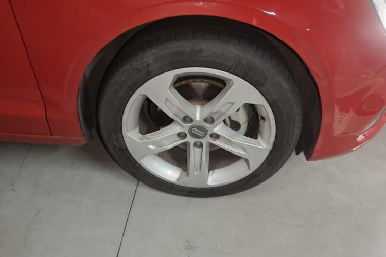 Used Audi A3 2020 Limousine 35 TFSI Ambition China VI Right Front Wheel Hub