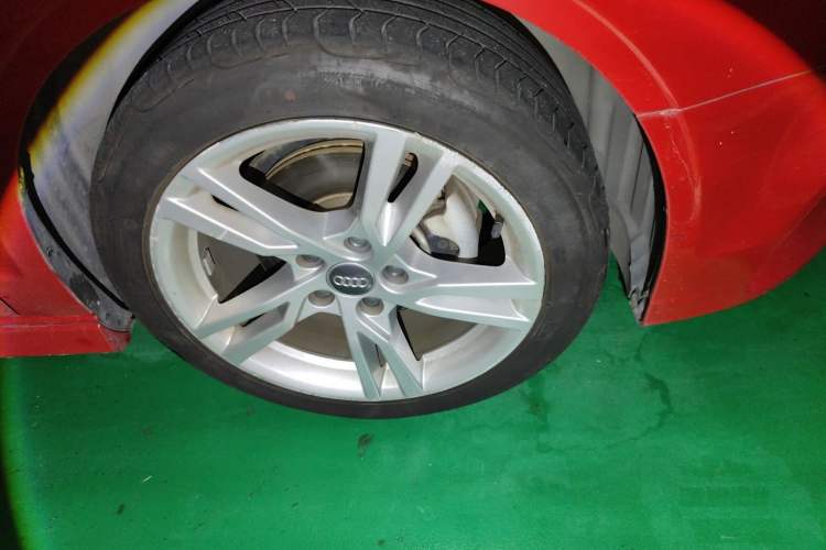 Used Audi A3 2020 Limousine 35 TFSI Fashion Edition China VI Emission Standard Right Front Wheel Hub
