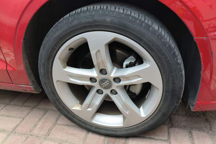 Used Audi A3 2020 Restyled Limousine 35 TFSI Ambition Version China VI Right Front Wheel Hub