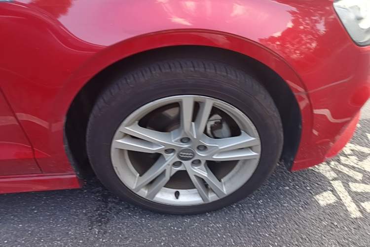 Used Audi A3 2020 Limousine 35 TFSI Fashion Edition China VI Emission Standard Right Front Wheel Hub