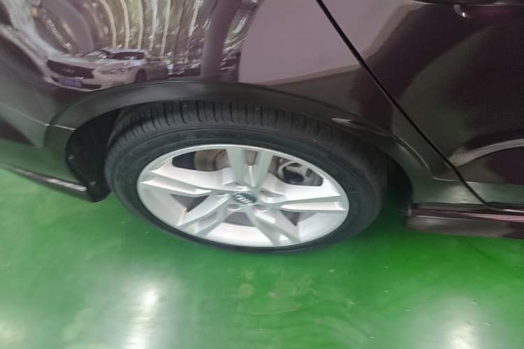 Used Audi A3 2020 Limousine 35 TFSI Fashion Edition China VI Emission Standard Right Rear Wheel Hub