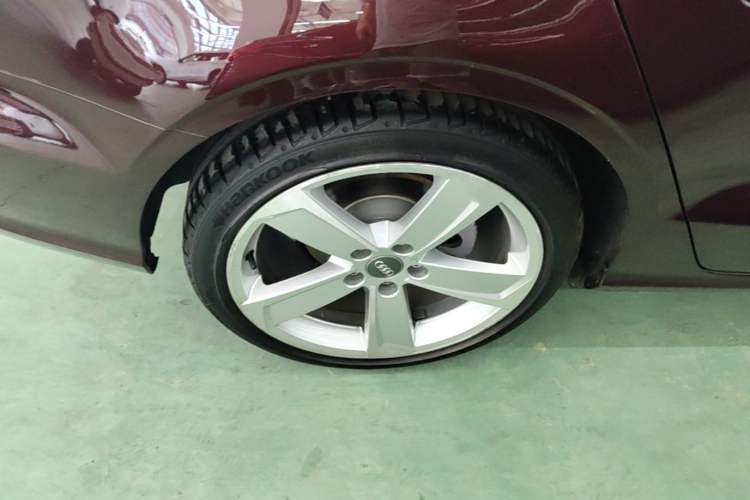 Used Audi A3 2020 Limousine 35 TFSI Style Edition China VI Emission Standard Right Rear Wheel Hub