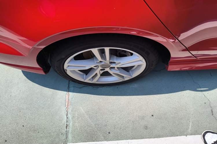Used Audi A3 2020 Limousine 35 TFSI Fashion Edition China VI Emission Standard Right Rear Wheel Hub