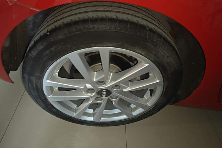 Used Audi A3 2020 Restyled Sportback 35 TFSI Entry-Level China VI Emission Standard Right Rear Wheel Hub