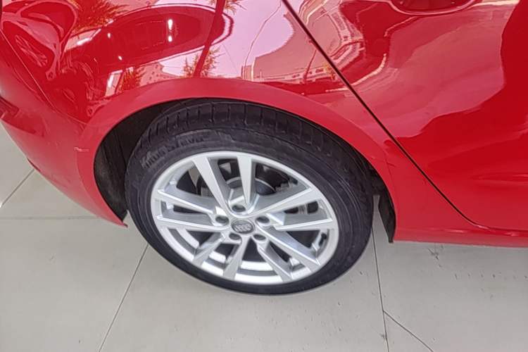Used Audi A3 2020 Sportback 35 TFSI Ambition China VI Right Rear Wheel Hub