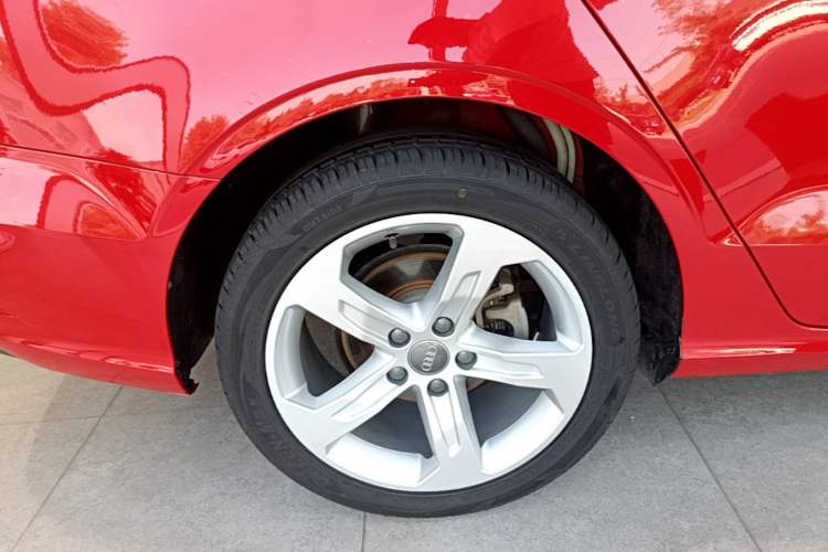 Used Audi A3 2020 Restyled Limousine 35 TFSI Ambition Version China VI Right Rear Wheel Hub