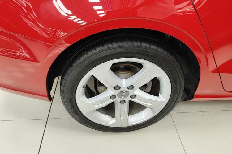 Used Audi A3 2020 Limousine 35 TFSI Ambition China VI Right Rear Wheel Hub