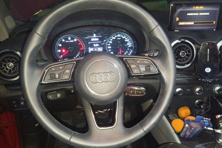 Used Audi A3 2020 Sportback 35 TFSI Fashion Edition China VI Emission Standard Steering Wheel