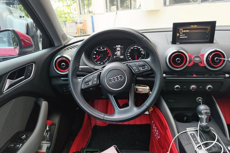 Used Audi A3 2020 Sportback 35 TFSI Fashion Edition China VI Emission Standard Steering Wheel