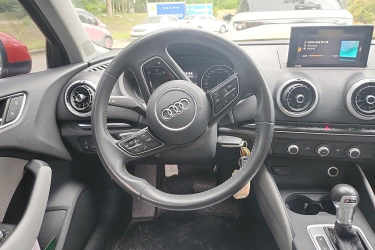 Used Audi A3 2020 Limousine 35 TFSI Fashion Edition China VI Emission Standard Steering Wheel