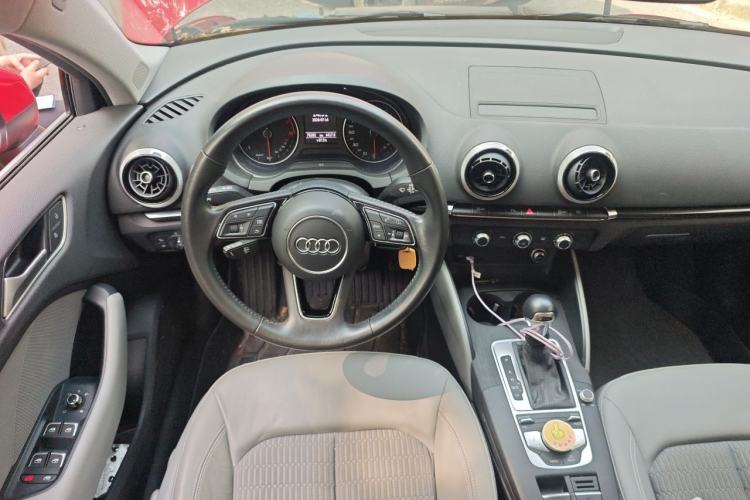 Used Audi A3 2020 Limousine 35 TFSI Fashion Edition China VI Emission Standard Steering Wheel