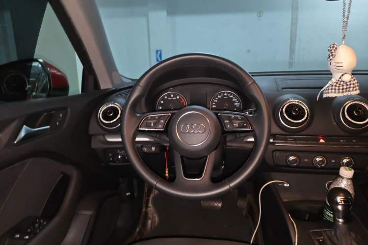 Used Audi A3 2020 Restyled Limousine 35 TFSI Ambition Version China VI Steering Wheel