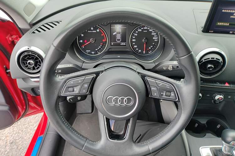 Used Audi A3 2020 Limousine 35 TFSI Fashion Edition China VI Emission Standard Steering Wheel