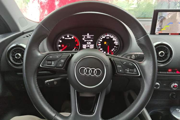 Used Audi A3 2020 Sportback 35 TFSI Fashion Edition China VI Emission Standard Steering Wheel