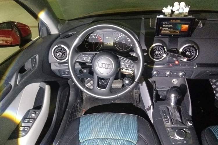 Used Audi A3 2020 Limousine 35 TFSI Fashion Edition China VI Emission Standard Steering Wheel