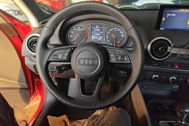 Used Audi A3 2020 Sportback 35 TFSI Fashion Edition China VI Emission Standard Steering Wheel