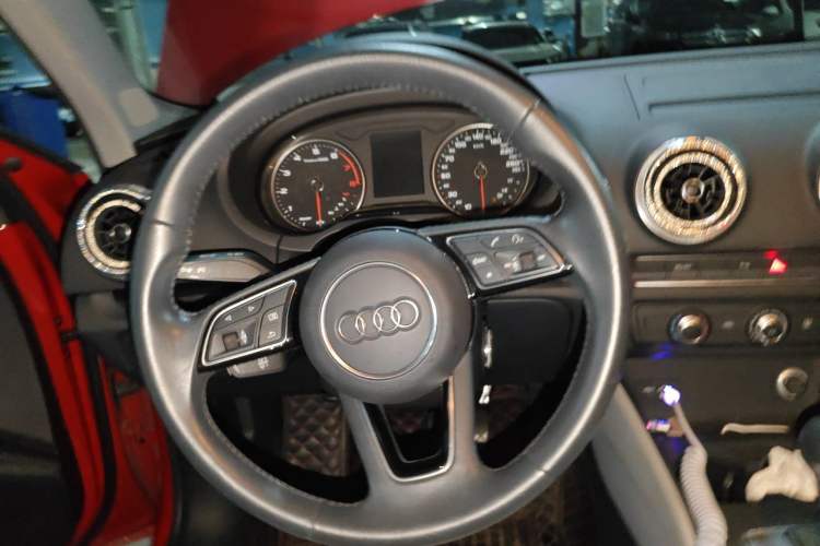 Used Audi A3 2020 Limousine 35 TFSI Fashion Edition China VI Emission Standard Steering Wheel