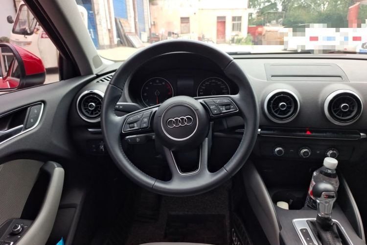 Used Audi A3 2020 Limousine 35 TFSI Fashion Edition China VI Emission Standard Steering Wheel
