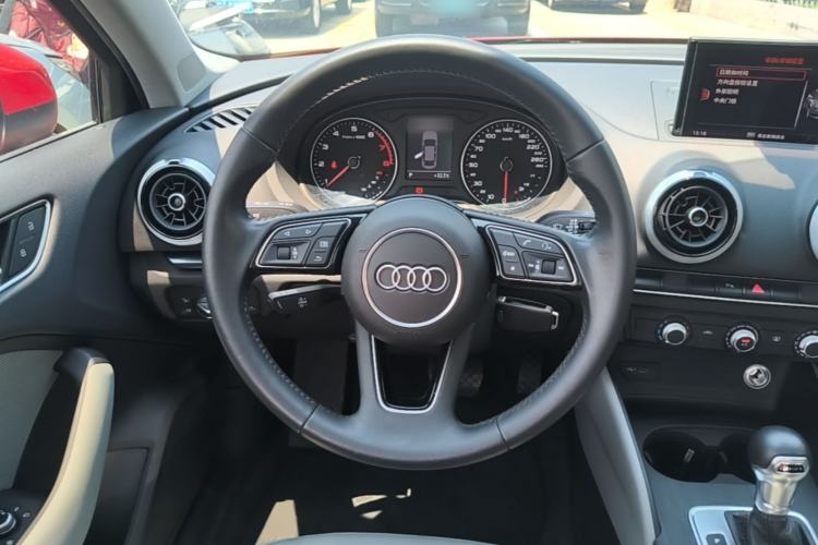 Used Audi A3 2020 Limousine 35 TFSI Fashion Edition China VI Emission Standard Steering Wheel