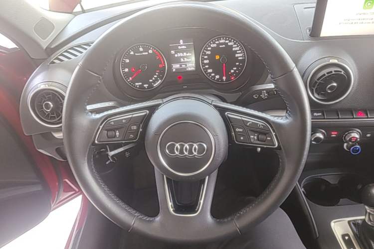 Used Audi A3 2020 Sportback 35 TFSI Ambition China VI Steering Wheel