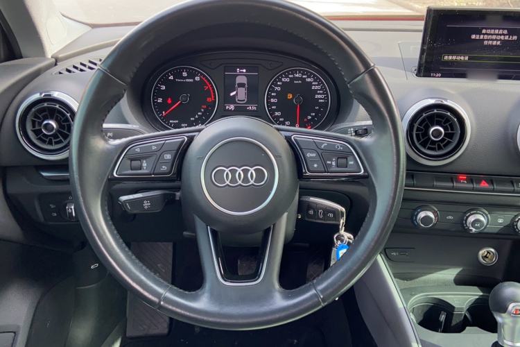 Used Audi A3 2020 Sportback 35 TFSI Fashion Edition China VI Emission Standard Steering Wheel