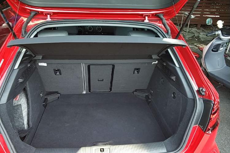 Used Audi A3 2020 Sportback 35 TFSI Fashion Edition China VI Emission Standard Trunk