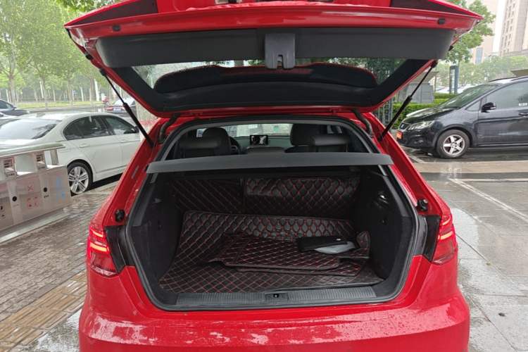 Used Audi A3 2020 Sportback 35 TFSI Fashion Edition China VI Emission Standard Trunk