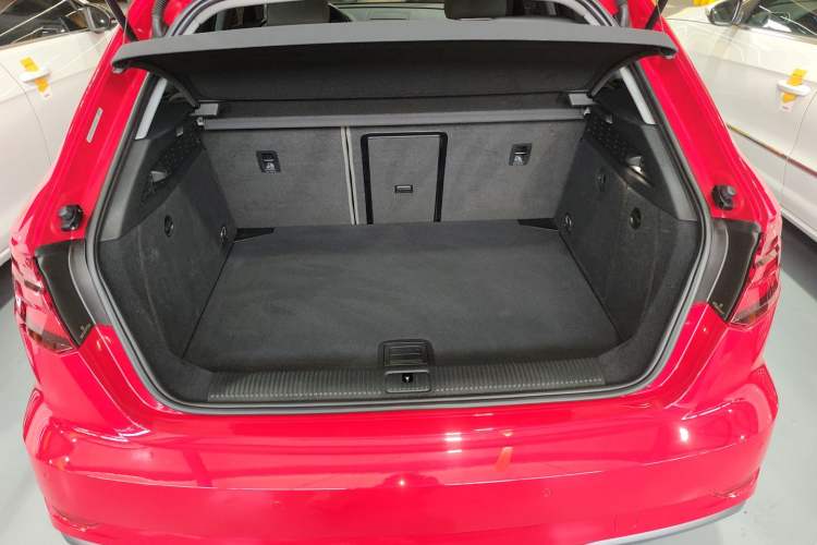 Used Audi A3 2020 Sportback 35 TFSI Fashion Edition China VI Emission Standard Trunk