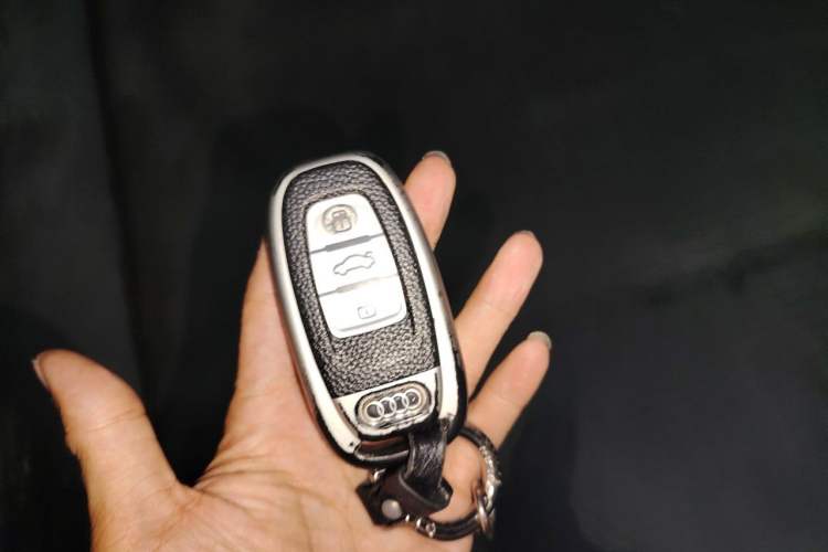 Used Audi A3 2020 Limousine 35 TFSI Fashion Edition China VI Emission Standard Vehicle Key