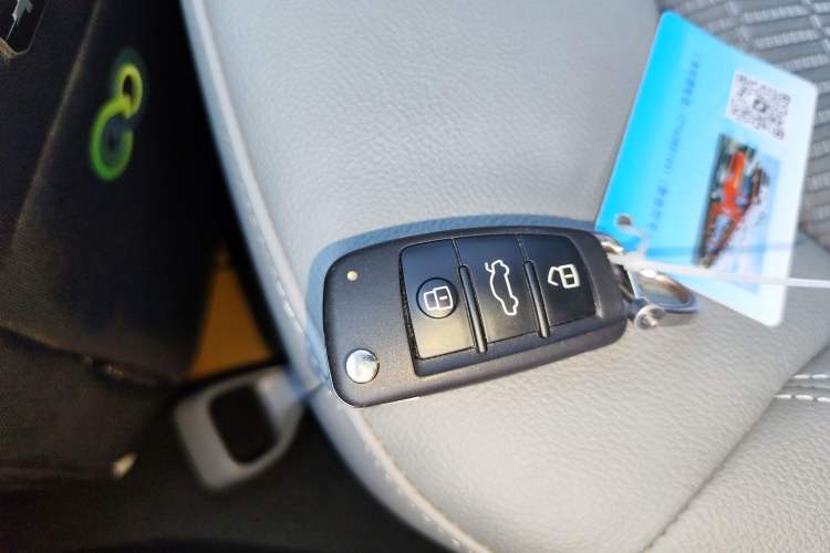 Used Audi A3 2020 Limousine 35 TFSI Fashion Edition China VI Emission Standard Vehicle Key