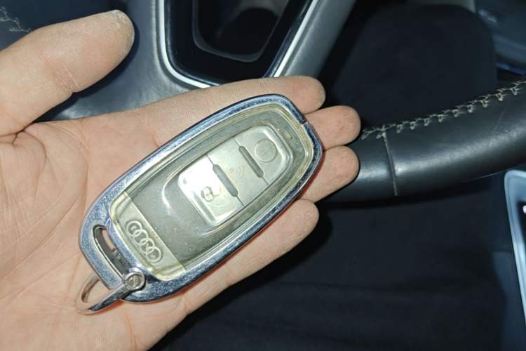 Used Audi A3 2020 Limousine 35 TFSI Fashion Edition China VI Emission Standard Vehicle Key