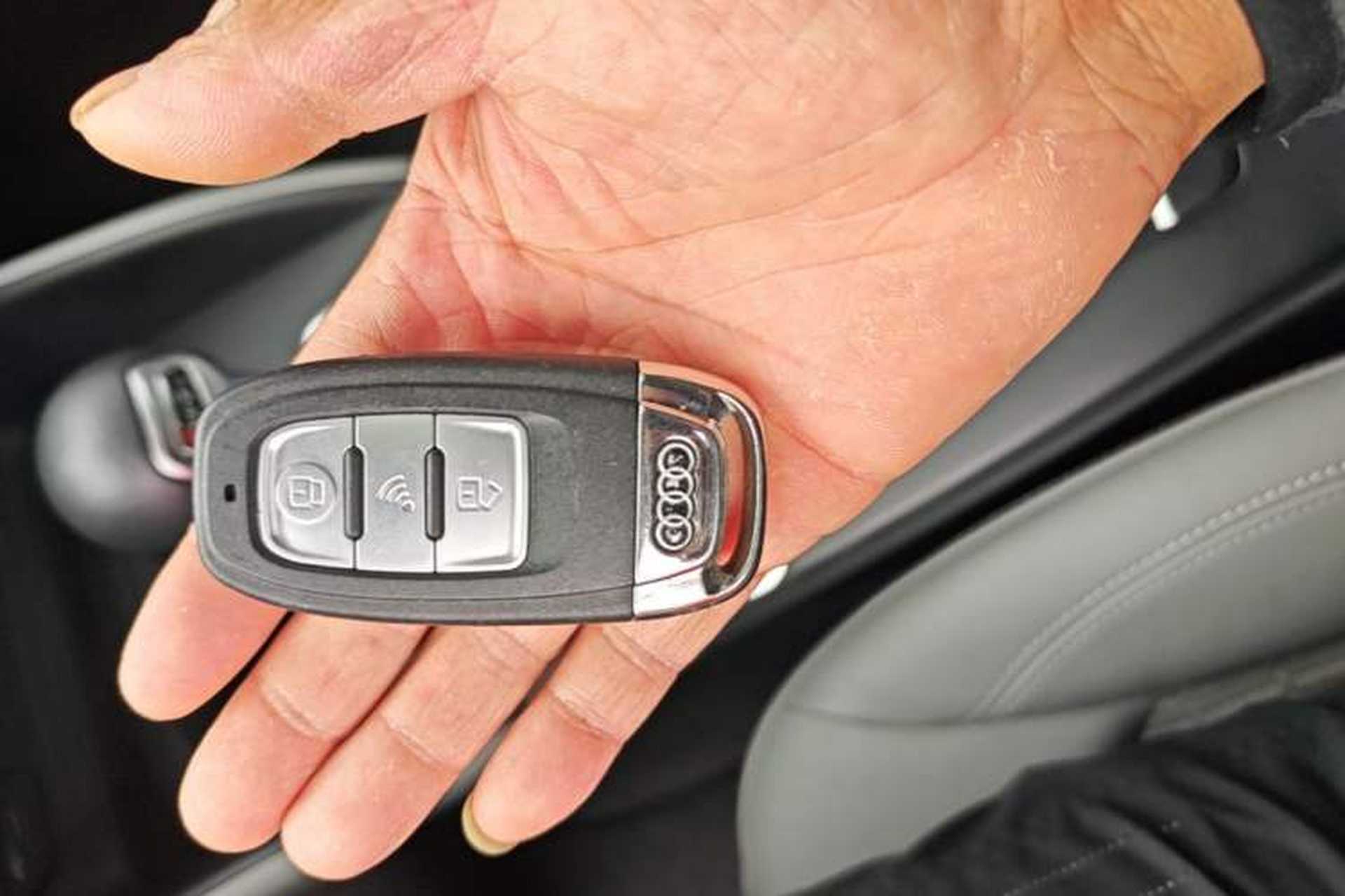Used Audi A3 2020 Limousine 35 TFSI Fashion Edition China VI Emission Standard Vehicle Key