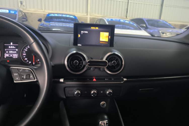 Used Audi A3 2020 Limousine 35 TFSI Fashion Edition China VI Emission Standard Audio And AC Panel