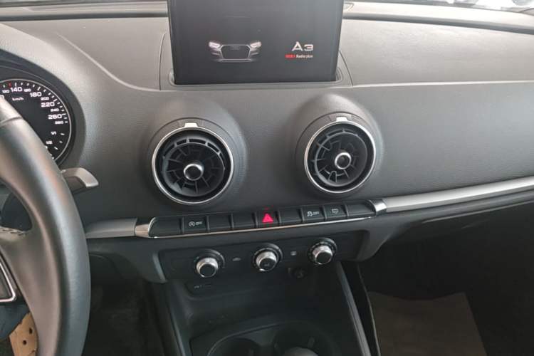 Used Audi A3 2020 Limousine 35 TFSI Ambition China VI Audio And AC Panel