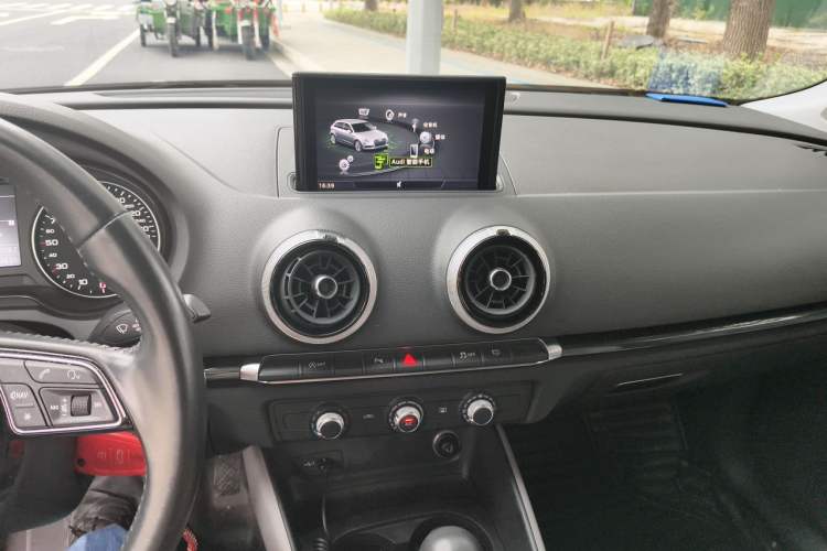 Used Audi A3 2020 Sportback 35 TFSI Sporty Model China VI Audio And AC Panel