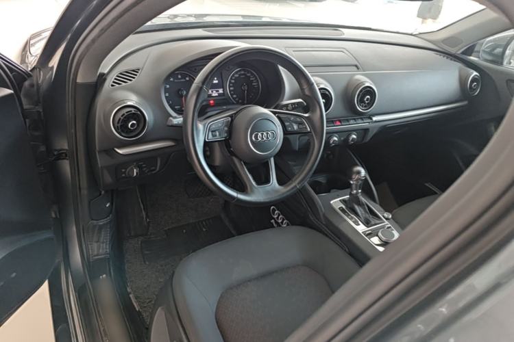 Used Audi A3 2020 Limousine 35 TFSI Ambition China VI Center Console