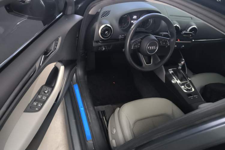 Used Audi A3 2020 Limousine 35 TFSI Fashion Edition China VI Emission Standard Driver Seat