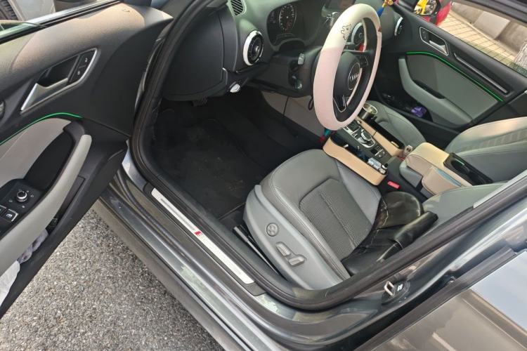 Used Audi A3 2020 Limousine 35 TFSI Fashion Edition China VI Emission Standard Driver Seat
