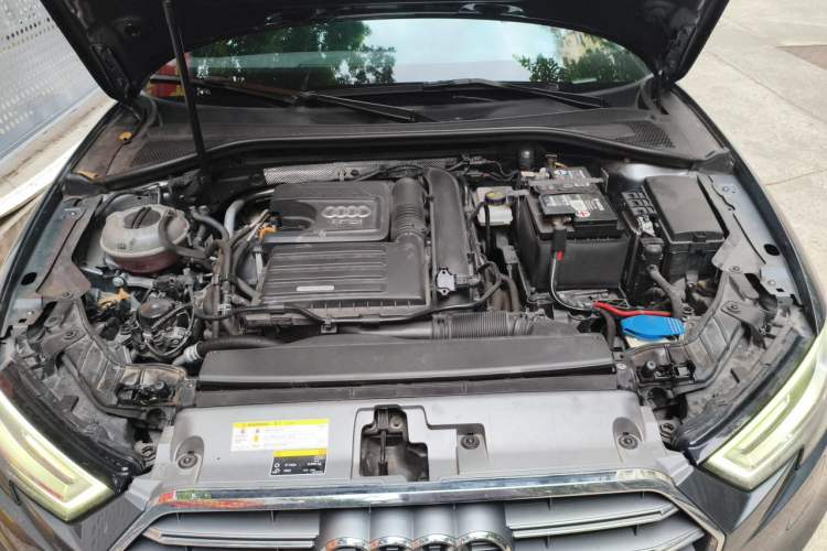 Used Audi A3 2020 Limousine 35 TFSI Fashion Edition China VI Emission Standard Engine Bay