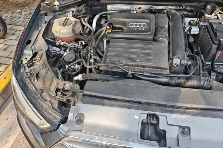Used Audi A3 2020 Limousine 35 TFSI Fashion Edition China VI Emission Standard Engine Bay Right