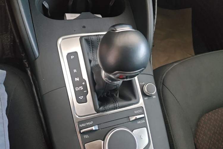 Used Audi A3 2020 Limousine 35 TFSI Ambition China VI Gear Lever
