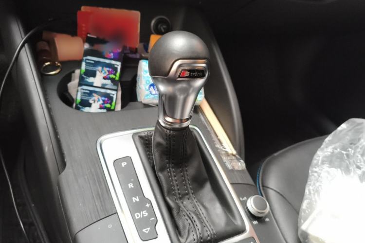 Used Audi A3 2020 Limousine 35 TFSI Fashion Edition China VI Emission Standard Gear Lever