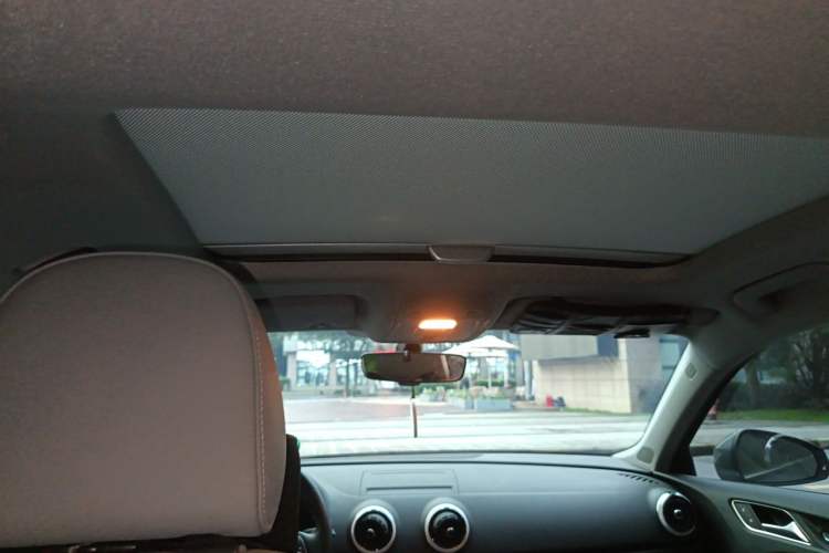 Used Audi A3 2020 Sportback 35 TFSI Fashion Edition China VI Emission Standard Headliner