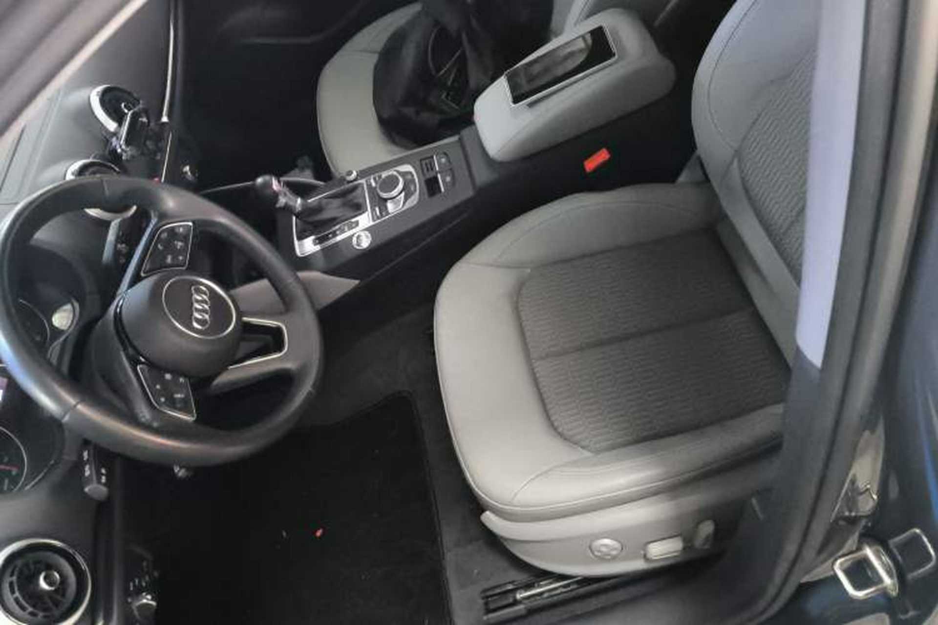 Used Audi A3 2020 Limousine 35 TFSI Fashion Edition China VI Emission Standard Left Front Seat
